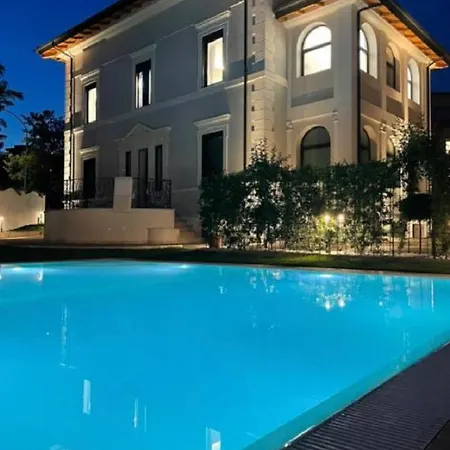 Ξενοδοχείο με διαμερίσματα Livia Valeria Palace *