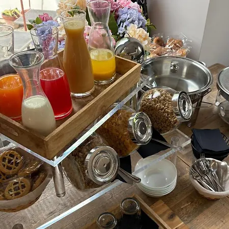 Livia Valeria Palace 公寓式酒店 4*