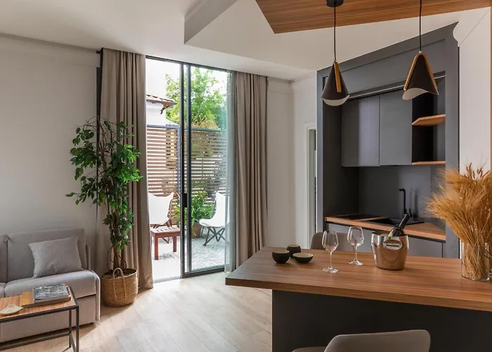 Livia Valeria Palace Aparthotel 4*