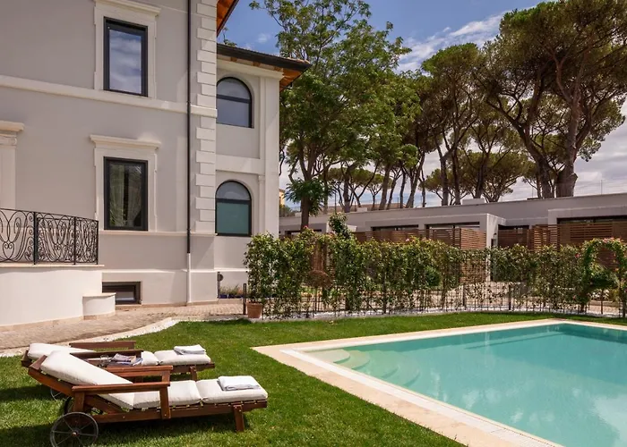 Livia Valeria Palace Aparthotel 4*