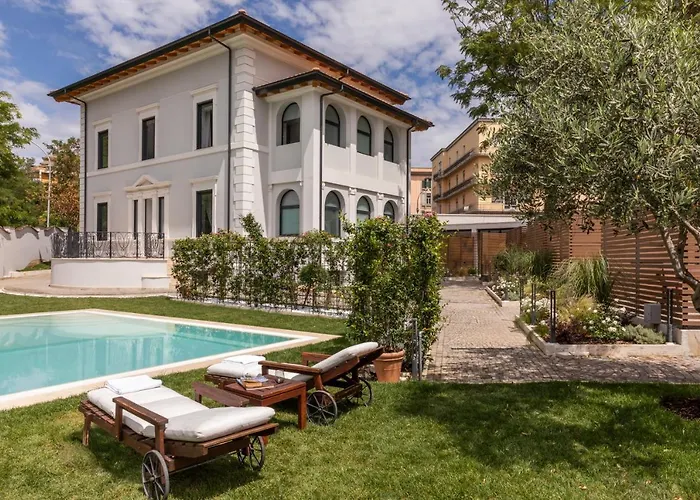 Livia Valeria Palace Aparthotel