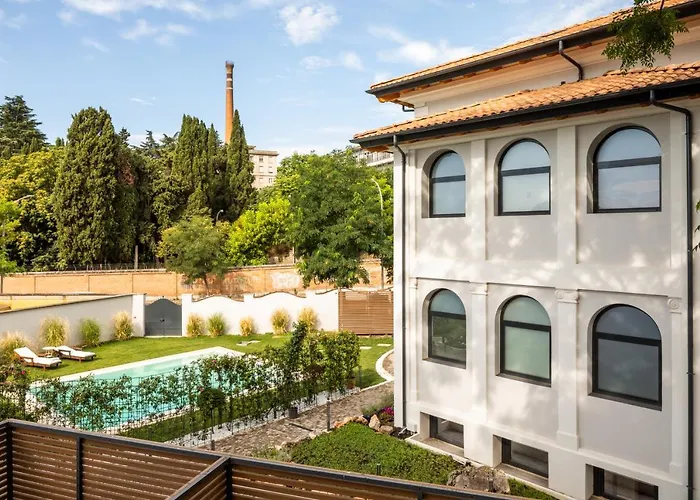 Aparthotel Livia Valeria Palace 4*