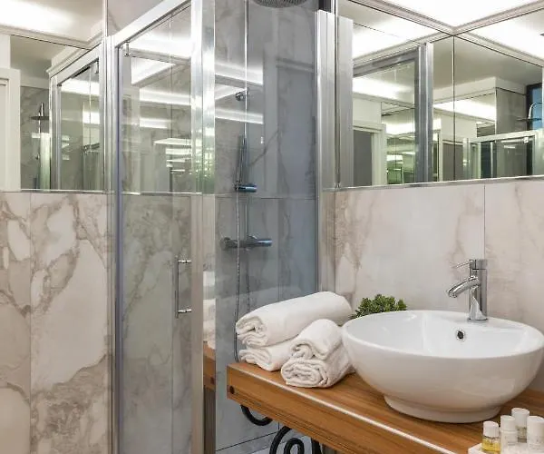 Livia Valeria Palace Aparthotel