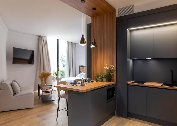 Livia Valeria Palace Aparthotel 4*