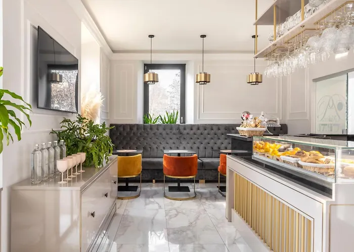 Livia Valeria Palace Aparthotel 4*