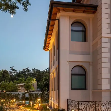 Livia Valeria Palace Aparthotel 4*